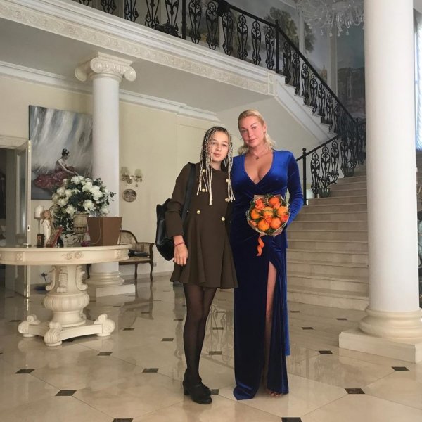 Прима-балерина Волчкова викреслила 13-річну доньку зі свого життя
