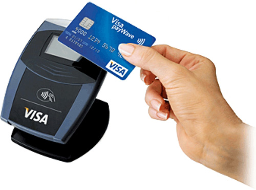 25 вересня Народний банк і Visa оголосили про запуск послуги безконтактних платежів і випуску платіжних карт Visa Classic PayWave для їх проведення